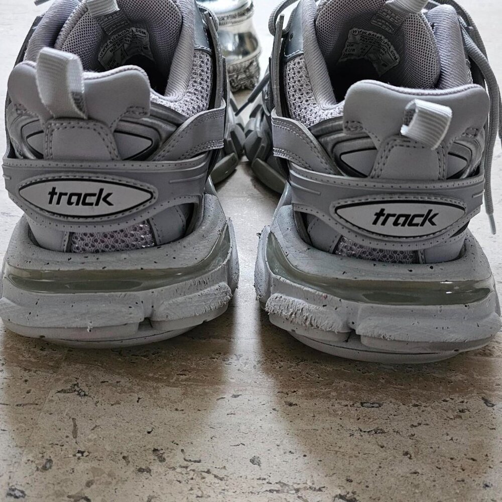 Gray Woman Balenciaga Track Doubke lace sneakers - Picture 2 of 4